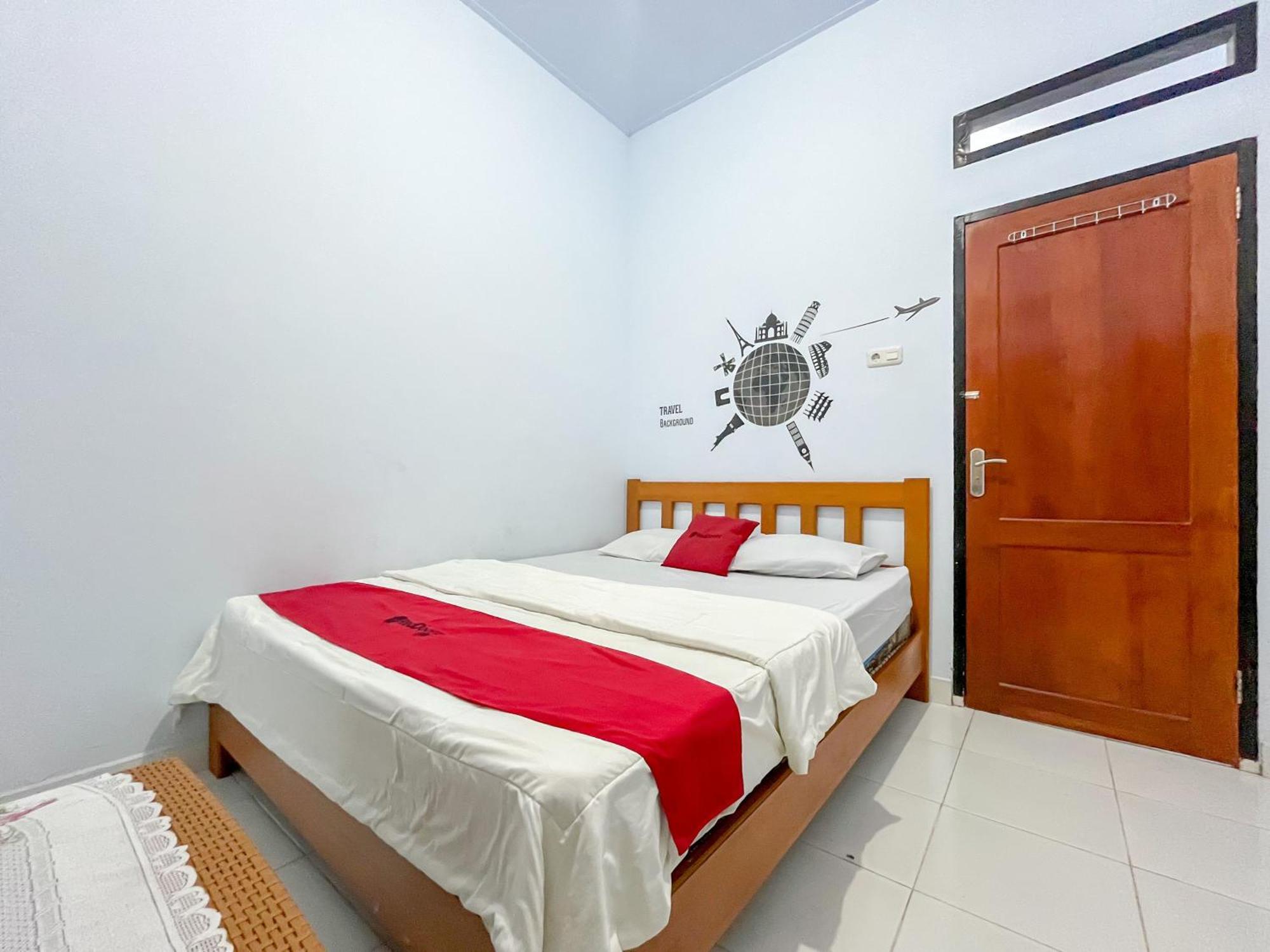 Reddoorz Syariah At Home Ampana Guest House Ampana Kota Zewnętrze zdjęcie