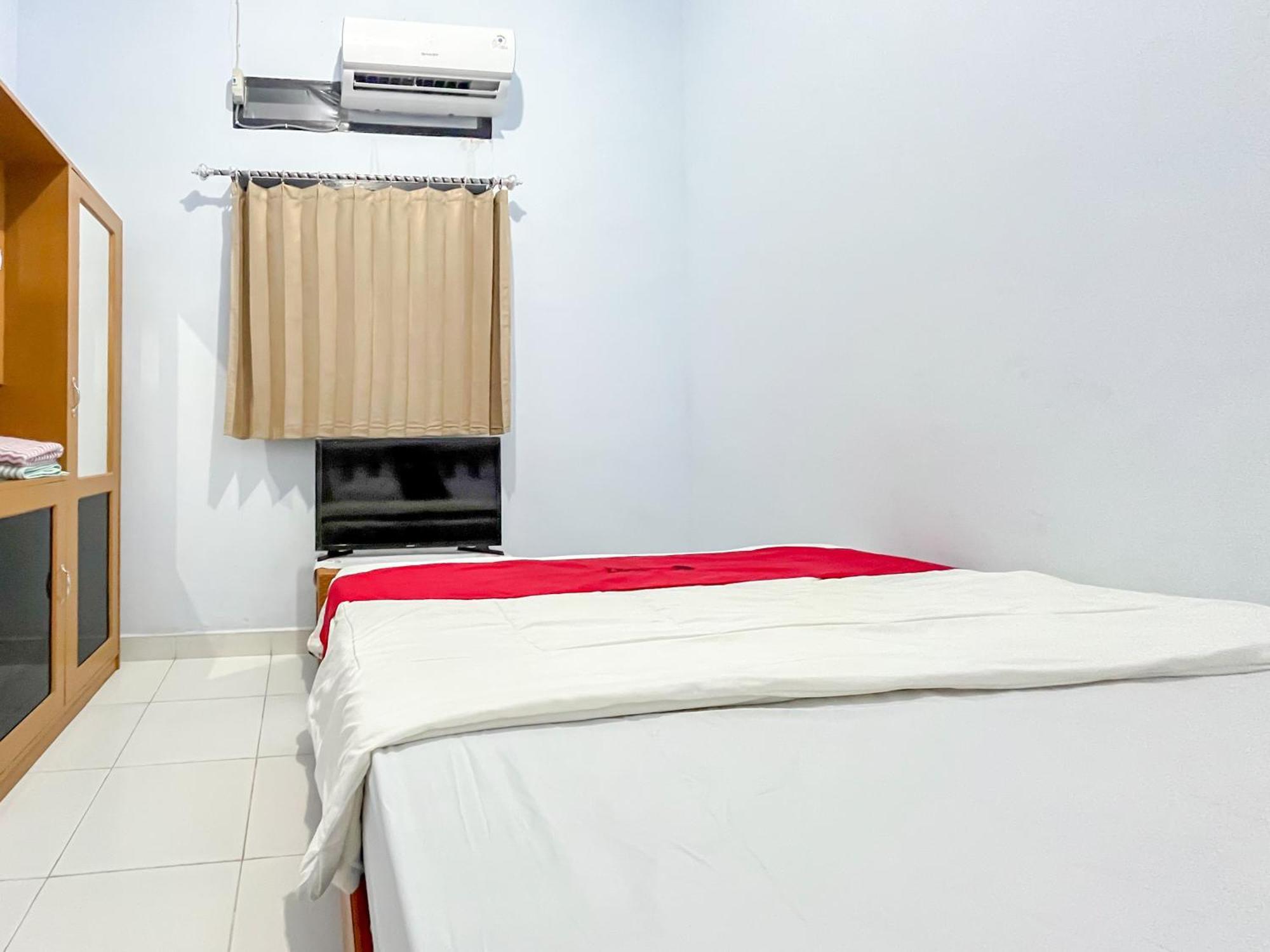 Reddoorz Syariah At Home Ampana Guest House Ampana Kota Zewnętrze zdjęcie
