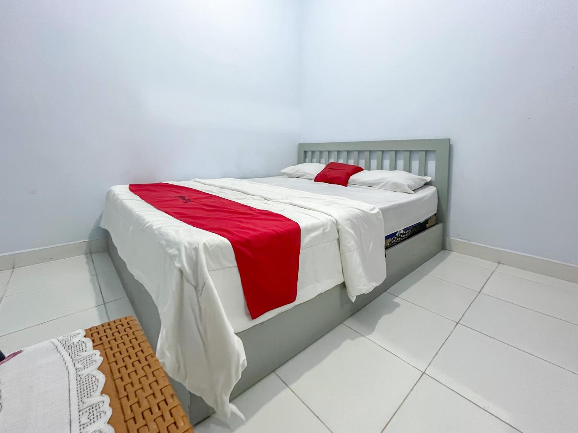 Reddoorz Syariah At Home Ampana Guest House Ampana Kota Zewnętrze zdjęcie