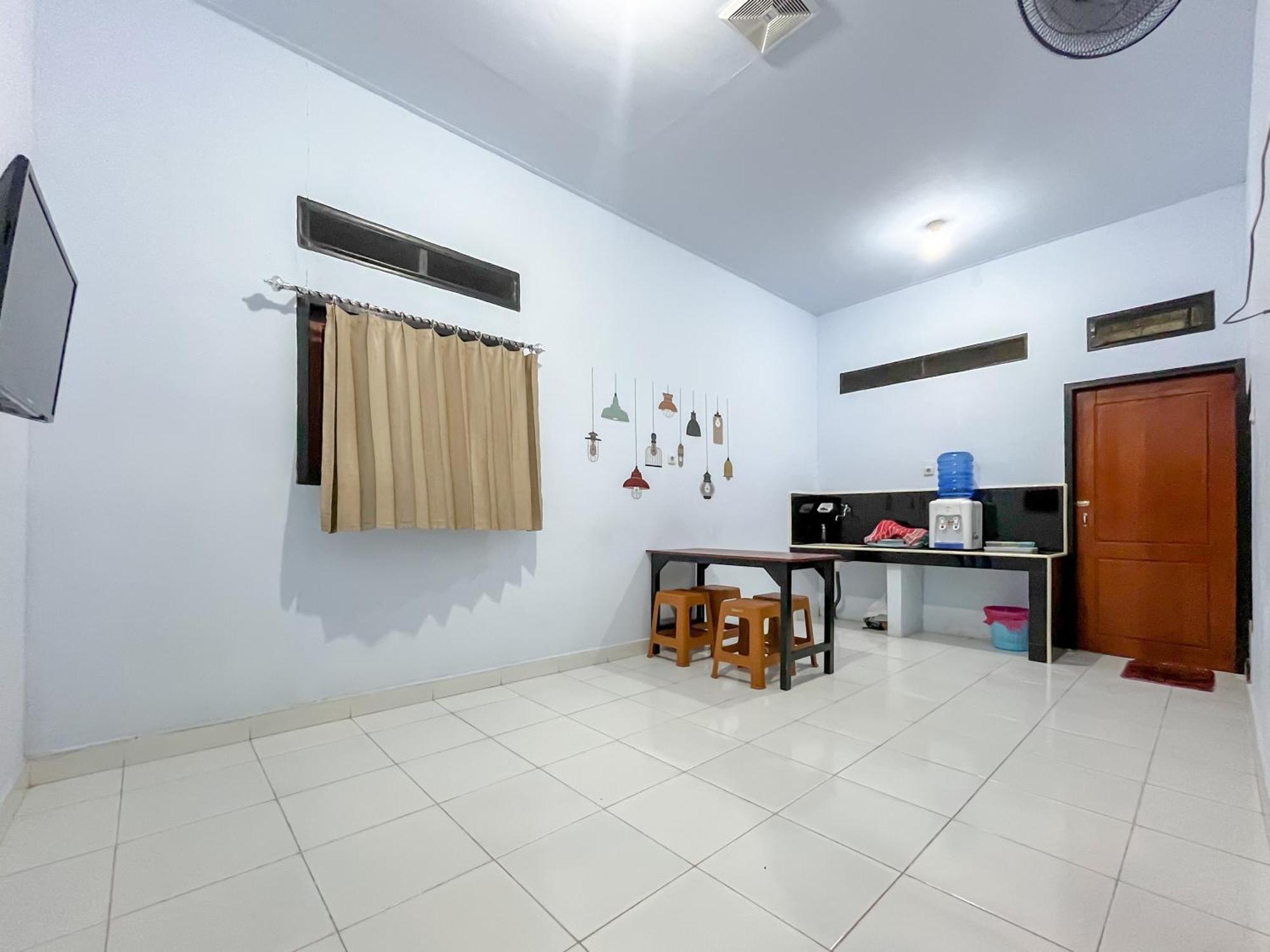 Reddoorz Syariah At Home Ampana Guest House Ampana Kota Zewnętrze zdjęcie