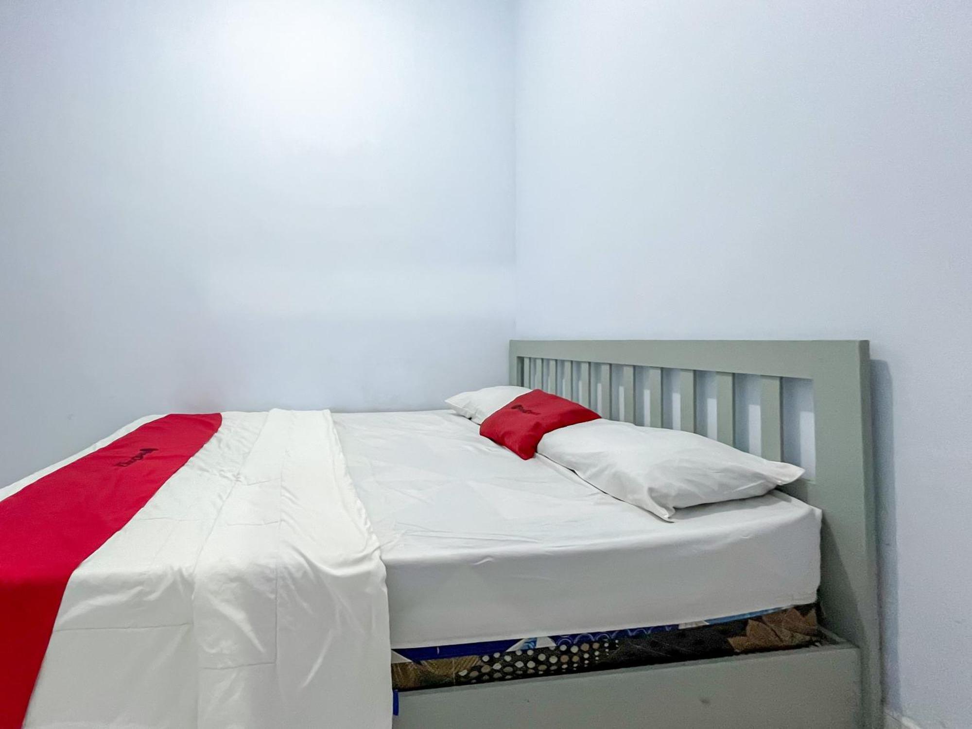 Reddoorz Syariah At Home Ampana Guest House Ampana Kota Zewnętrze zdjęcie