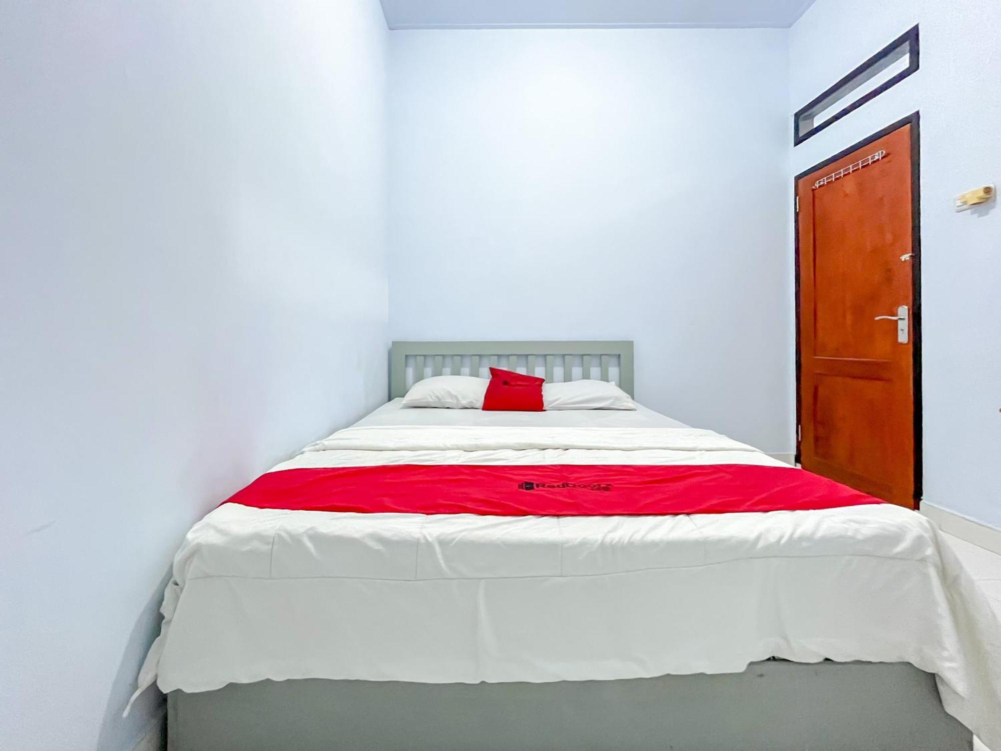 Reddoorz Syariah At Home Ampana Guest House Ampana Kota Zewnętrze zdjęcie