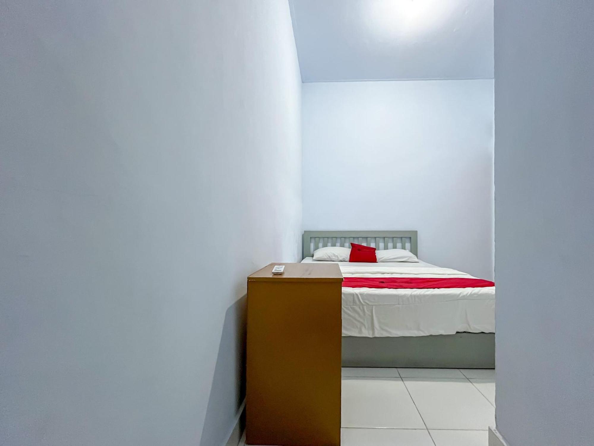 Reddoorz Syariah At Home Ampana Guest House Ampana Kota Zewnętrze zdjęcie